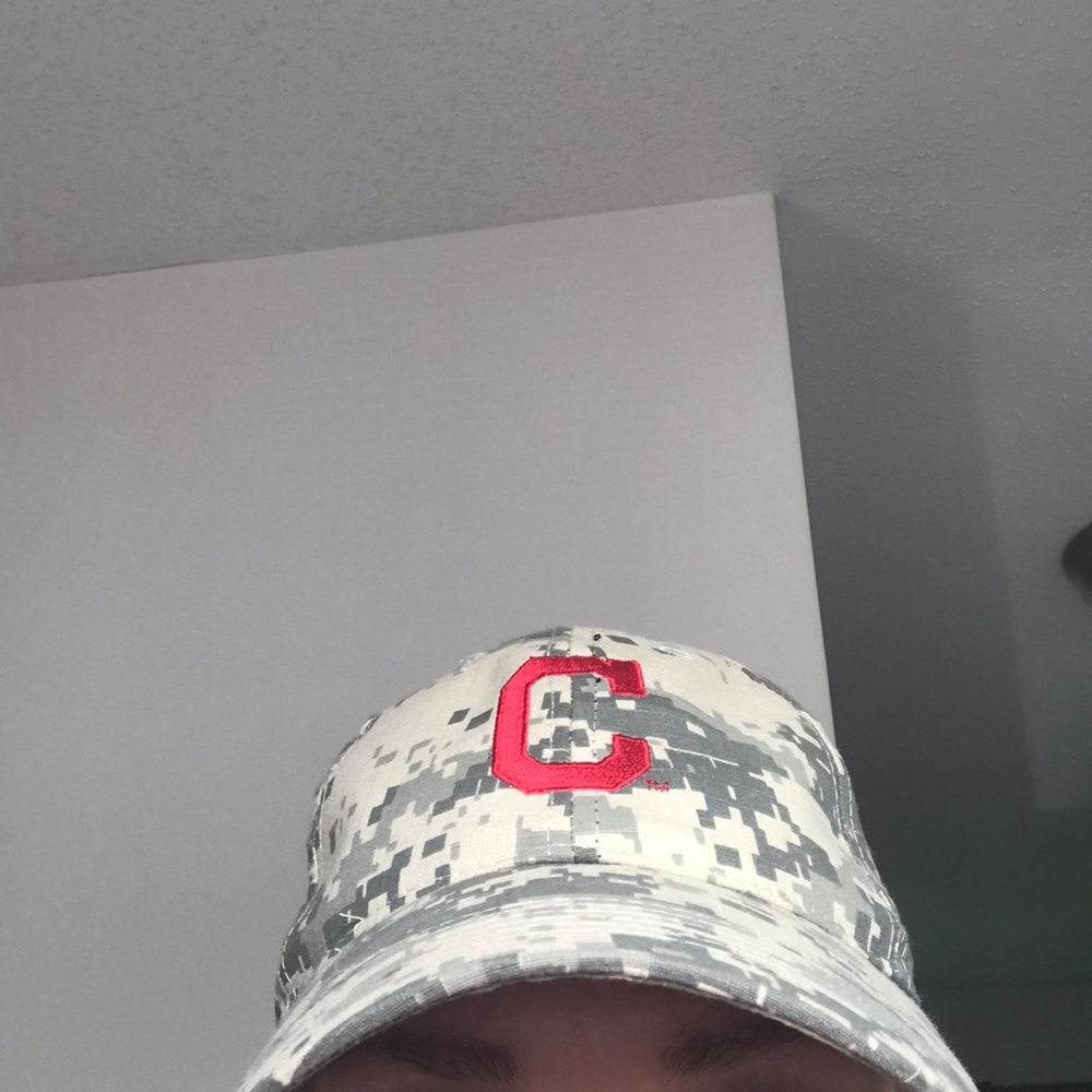 Velcro Back Indians Camo Hat
